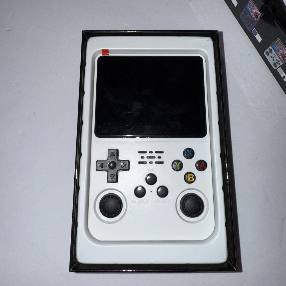 R36S Handheld Video Game Console‎ Retro, Linux, 3.5'' IPS Screen